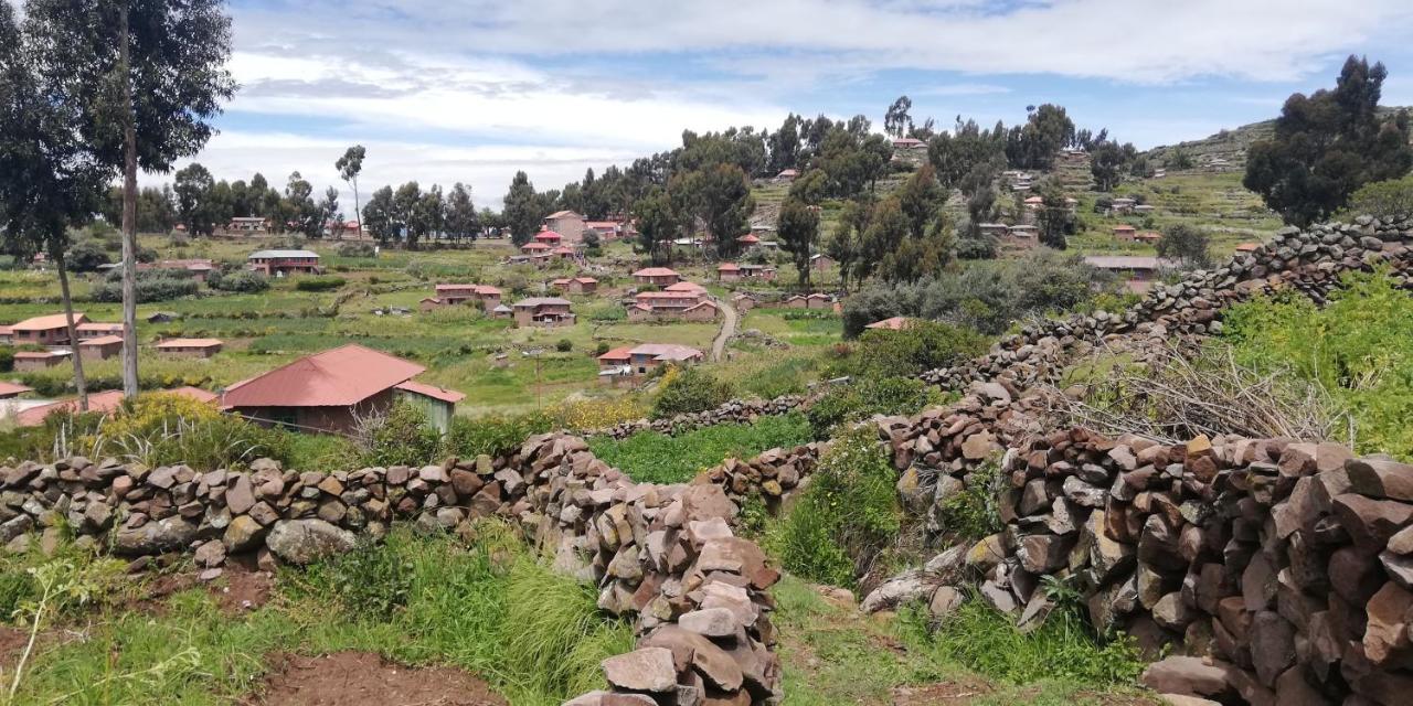 Taquile Hospedaje Mario Huillanopampa Exteriör bild