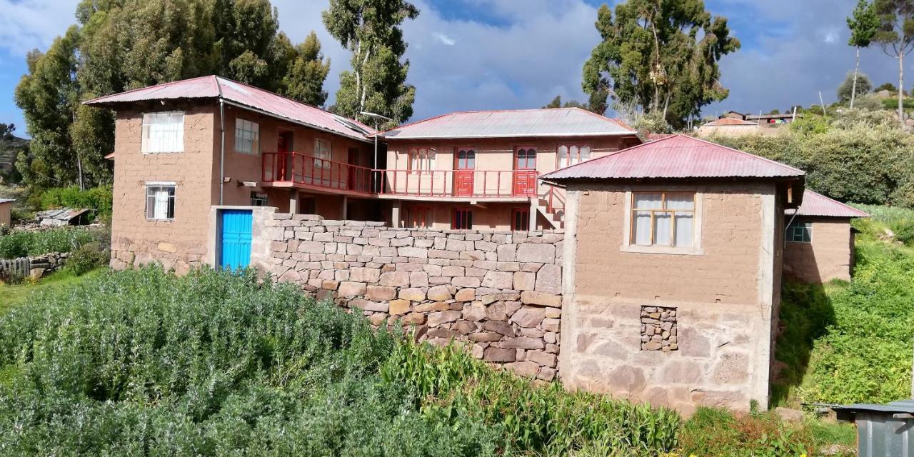 Taquile Hospedaje Mario Huillanopampa Exteriör bild