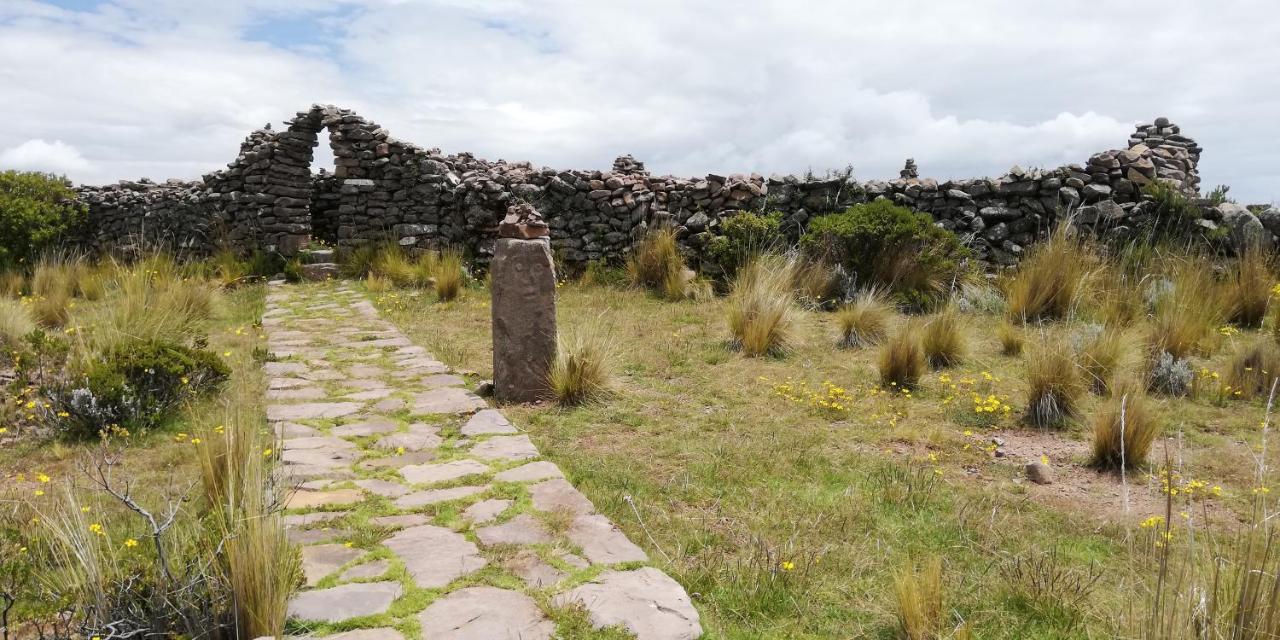 Taquile Hospedaje Mario Huillanopampa Exteriör bild
